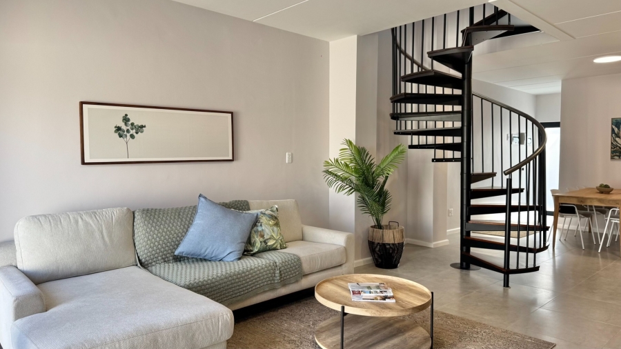 2 Bedroom Property for Sale in Whispering Pines Western Cape